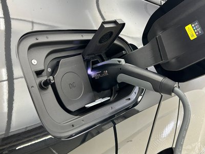 2025 BMW IX photo 5