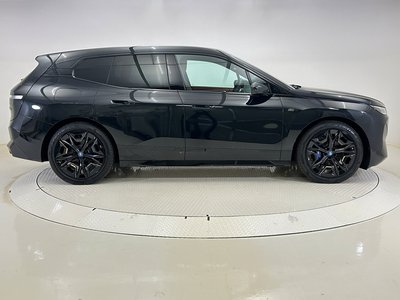 2025 BMW IX photo 6