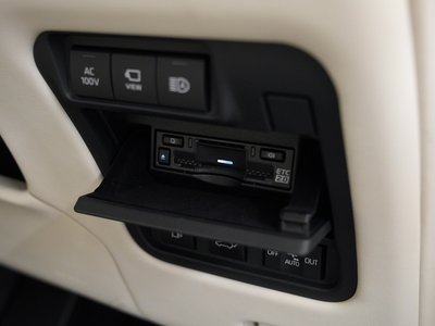 صورة 43 لـ 2024 Toyota CENTURY