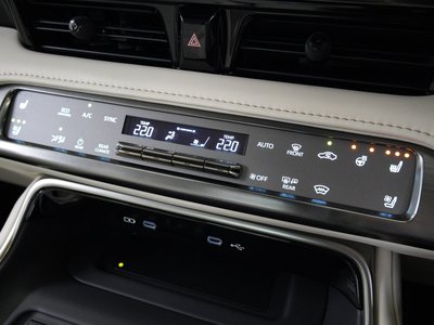 صورة 56 لـ 2024 Toyota CENTURY