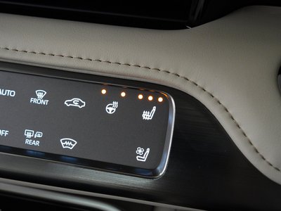 صورة 57 لـ 2024 Toyota CENTURY