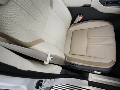صورة 47 لـ 2024 Toyota CENTURY