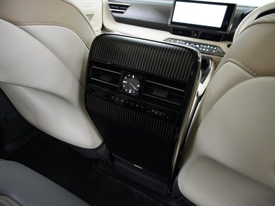 صورة 37 لـ 2024 Toyota CENTURY