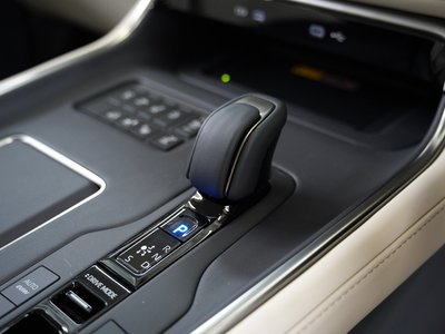 صورة 49 لـ 2024 Toyota CENTURY