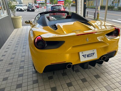 2017 Ferrari 488 SPIDER thumbnail 7
