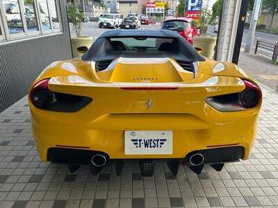 2017 Ferrari 488 SPIDER thumbnail 8