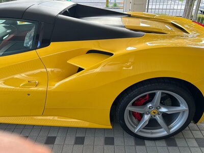 2017 Ferrari 488 SPIDER thumbnail 11