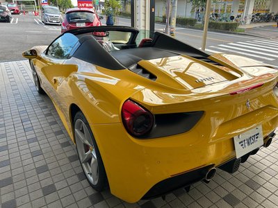 2017 Ferrari 488 SPIDER thumbnail 6