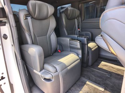 2024 Toyota ALPHARD — фото 32