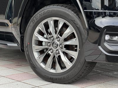 2025 Toyota LAND CRUISER 300 thumbnail 34