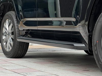 2025 Toyota LAND CRUISER 300 thumbnail 35