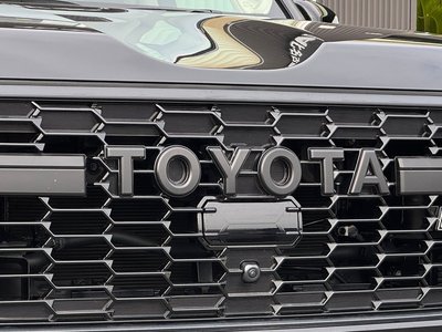 2025 Toyota LAND CRUISER 300 thumbnail 22