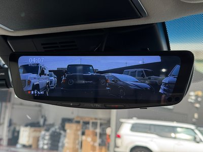 2025 Toyota LAND CRUISER 300 photo 12