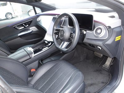 2023 Mercedes-BENZ EQE photo 6