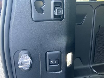 2025 LAND Rover DEFENDER thumbnail 59
