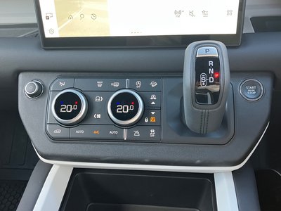 2025 LAND Rover DEFENDER thumbnail 31