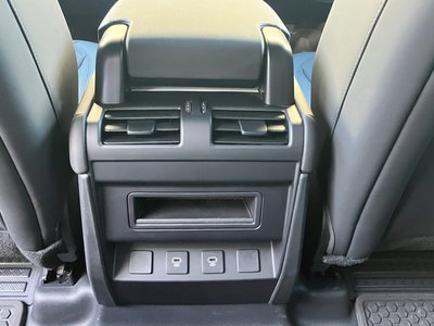 2025 LAND Rover DEFENDER thumbnail 52