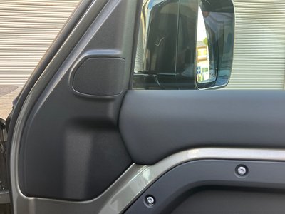 2025 LAND Rover DEFENDER thumbnail 21