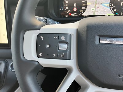 2025 LAND Rover DEFENDER thumbnail 18