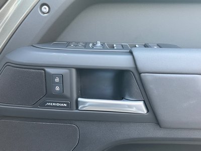 2025 LAND Rover DEFENDER thumbnail 20