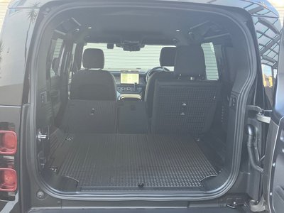 2025 LAND Rover DEFENDER thumbnail 55