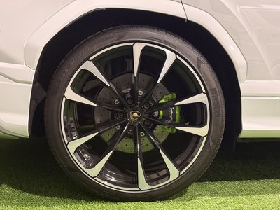 صورة 35 لـ 2019 Lamborghini URUS