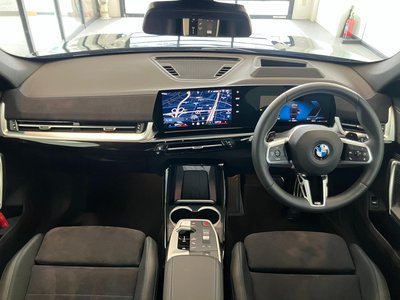 2025 BMW X1 photo 2