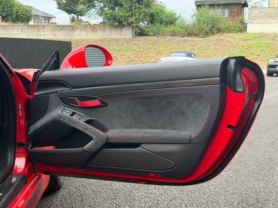 2016 Porsche CAYMAN thumbnail 25