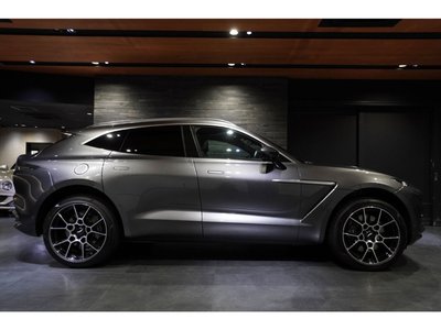 2022 Aston Martin DBX — фото 11