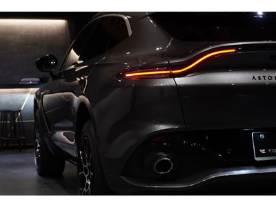 2022 Aston Martin DBX — фото 25