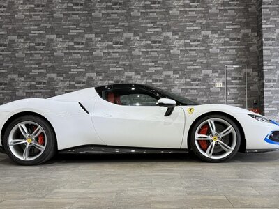 2023 Ferrari 296 GTS — фото 16