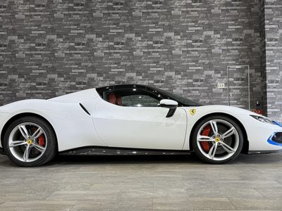 صورة 17 لـ 2023 Ferrari 296 GTS