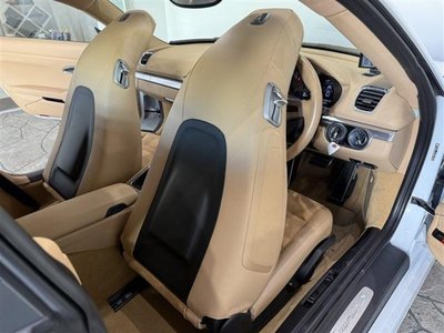 2016 Porsche CAYMAN photo 16