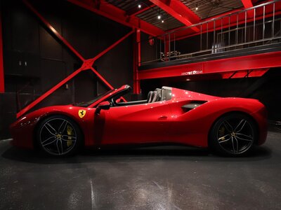 2017 Ferrari 488 SPIDER — фото 8