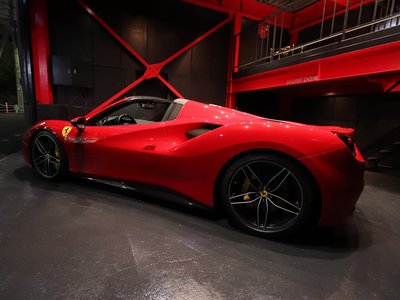 2017 Ferrari 488 SPIDER — фото 9