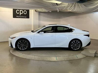 2021 Lexus IS — миниатюра 6