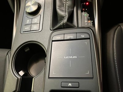 2021 Lexus IS — миниатюра 19