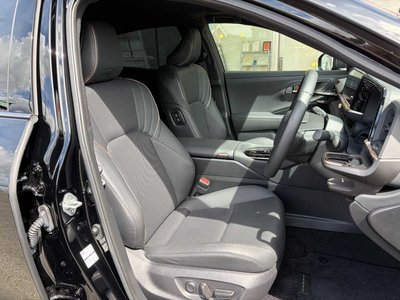 صورة 14 لـ 2025 Toyota CROWN SPORT