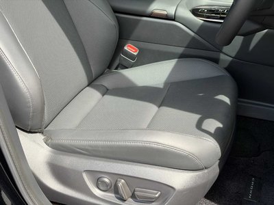 صورة 15 لـ 2025 Toyota CROWN SPORT