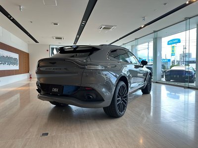 2026 Aston Martin DBX — фото 14
