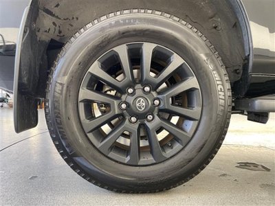 صورة 42 لـ 2023 Toyota LAND CRUISER PRADO