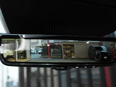 صورة 29 لـ 2025 Ferrari 12 CILINDRI