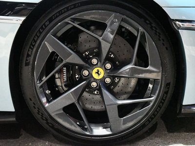 صورة 7 لـ 2025 Ferrari 12 CILINDRI