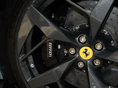صورة 14 لـ 2025 Ferrari 12 CILINDRI