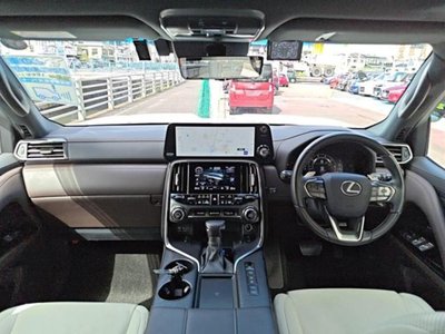 2023 Lexus LX photo 3