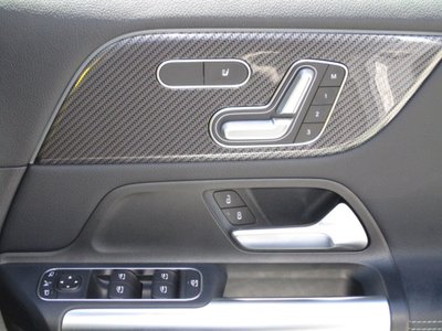 2025 Mercedes-BENZ GLA AMG thumbnail 19
