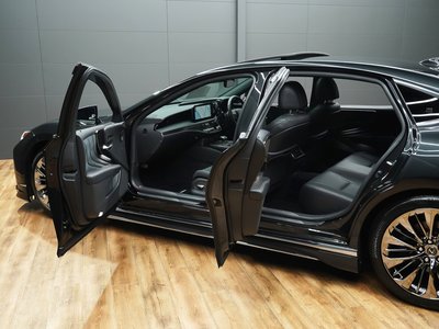 صورة مصغرة 65 لـ 2021 Lexus LS