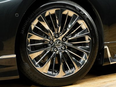 صورة مصغرة 43 لـ 2021 Lexus LS