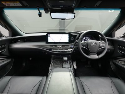 صورة مصغرة 5 لـ 2021 Lexus LS
