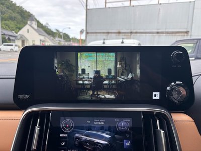 2025 Lexus LX thumbnail 36